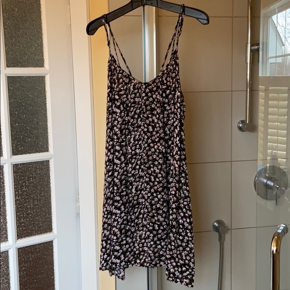 Cute dress 👗 - Picture 1 of 2